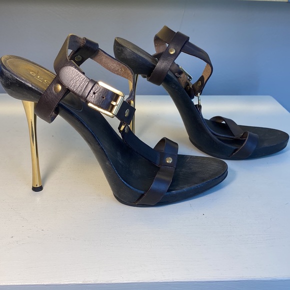 VINTAGE GUCCI! Dark brown bridle strap leather. Golden hardware & heels. - Picture 4 of 14